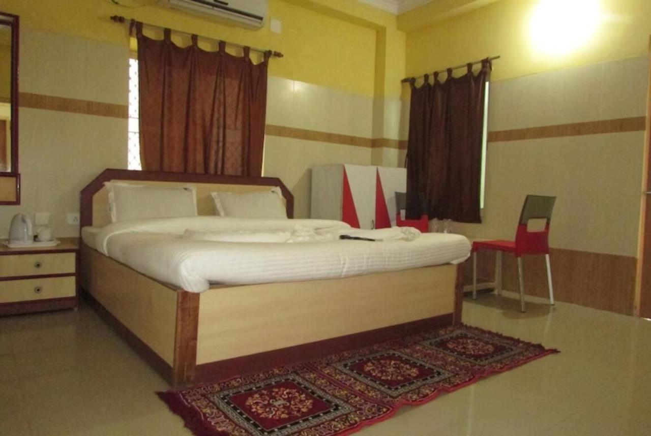 Goroomgo Star Inn Sea View بوري المظهر الخارجي الصورة